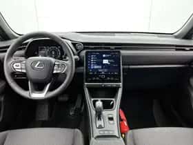 Lexus LBX (2024) thumbnail 4