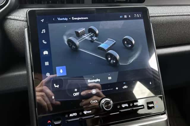 Lexus LBX (2024) thumbnail 7