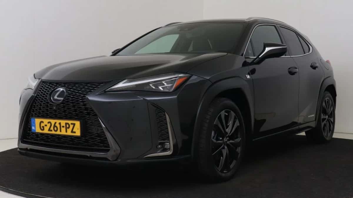 Lexus UX (2019) — foto 1