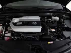 Lexus UX (2019) thumbnail 11