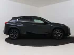 Lexus UX (2019) thumbnail 14