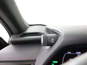 Lexus UX (2019) thumbnail 27