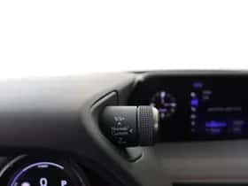 Lexus UX (2019) thumbnail 28