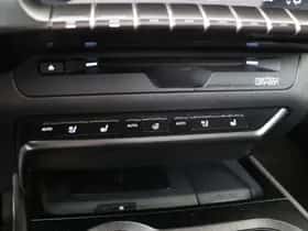 Lexus UX (2019) thumbnail 34