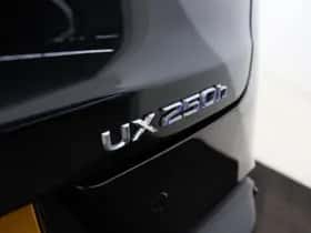 Lexus UX (2019) thumbnail 44