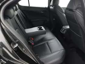 Lexus UX (2019) thumbnail 49