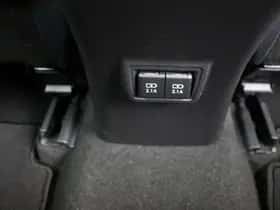 Lexus UX (2019) thumbnail 50