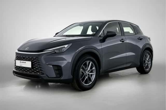 Lexus LBX (2024) thumbnail 1