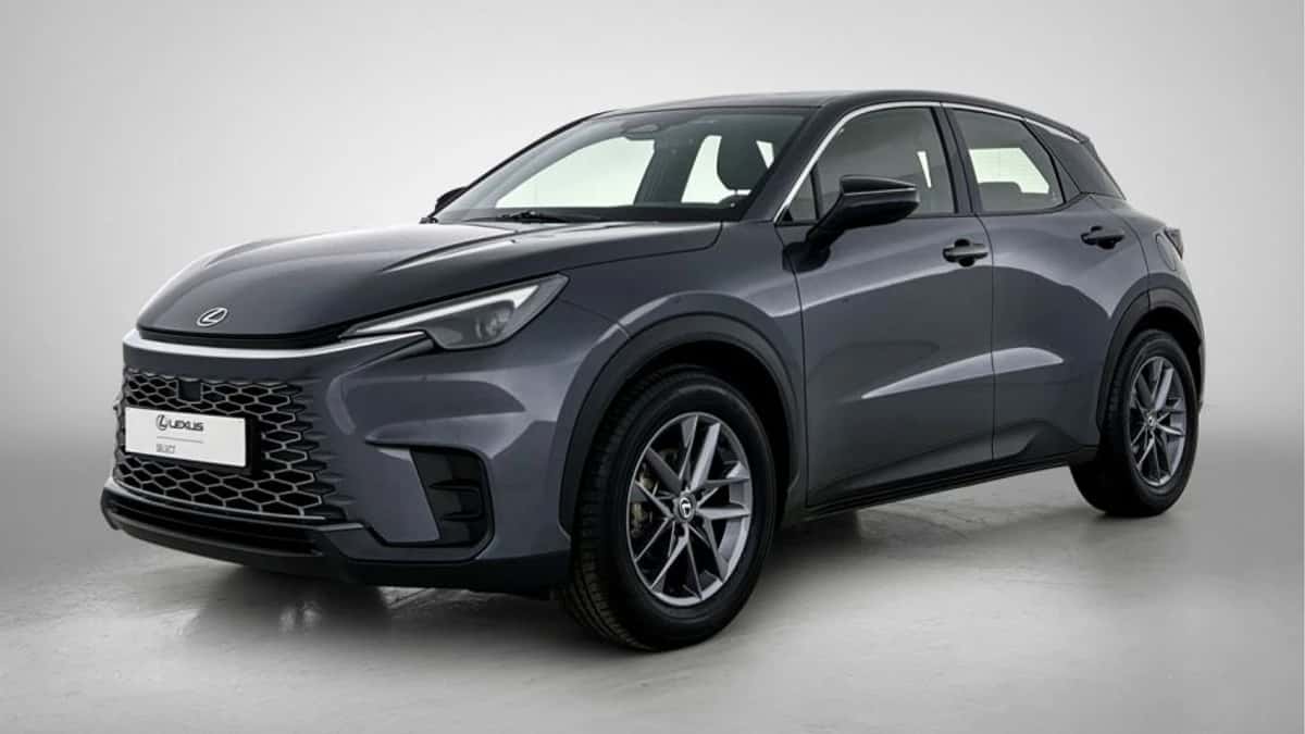 Lexus LBX (2024) — foto 1