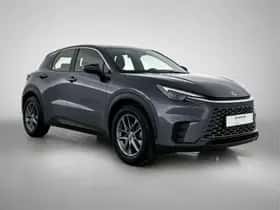 Lexus LBX (2024) thumbnail 12