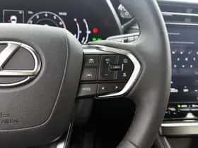 Lexus LBX (2024) thumbnail 14