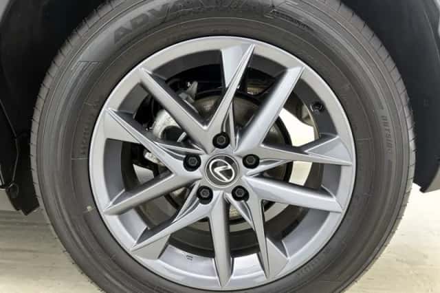 Lexus LBX (2024) thumbnail 21