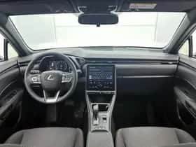 Lexus LBX (2024) thumbnail 4