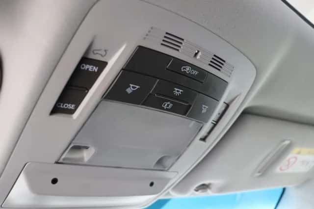 Lexus RX (2014) thumbnail 32