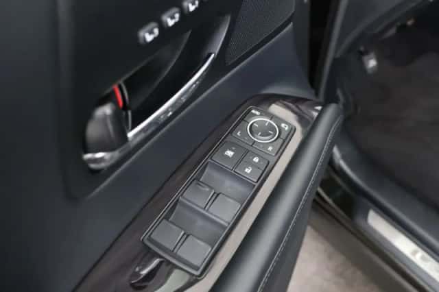 Lexus RX (2014) thumbnail 9