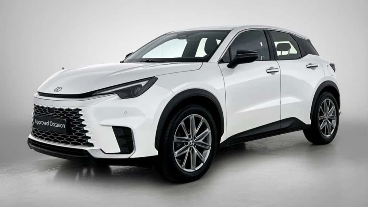 Lexus LBX (2024) — foto 1