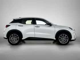 Lexus LBX (2024) thumbnail 13