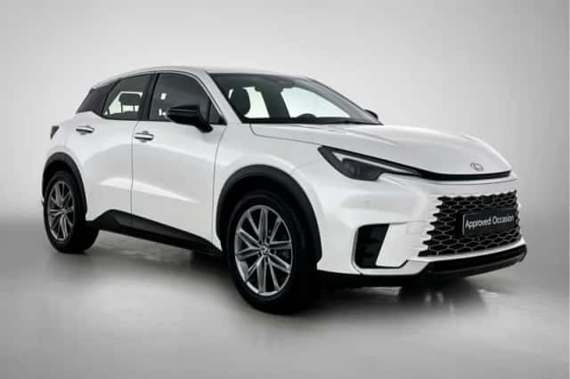 Lexus LBX (2024) thumbnail 14