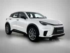 Lexus LBX (2024) thumbnail 14