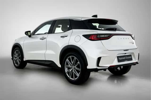 Lexus LBX (2024) thumbnail 15