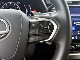 Lexus LBX (2024) thumbnail 16