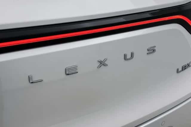 Lexus LBX (2024) thumbnail 20