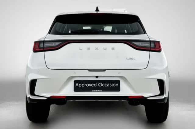 Lexus LBX (2024) thumbnail 22