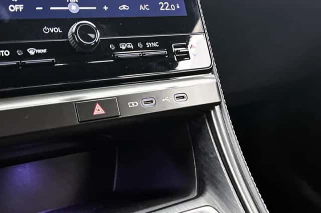 Lexus LBX (2024) thumbnail 25