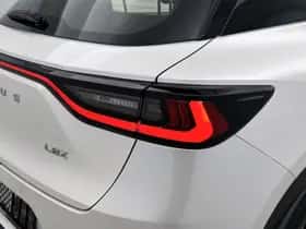 Lexus LBX (2024) thumbnail 33