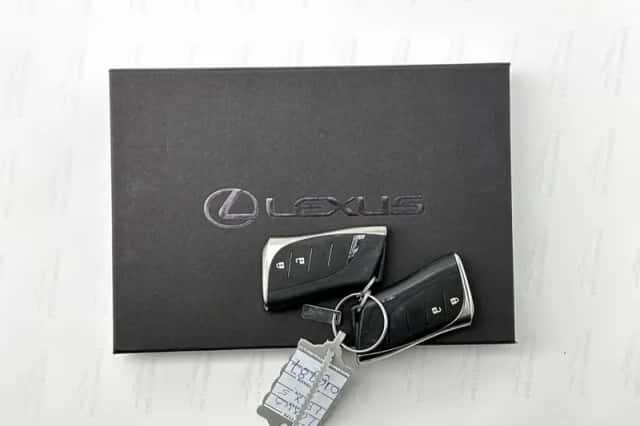 Lexus LBX (2024) thumbnail 6
