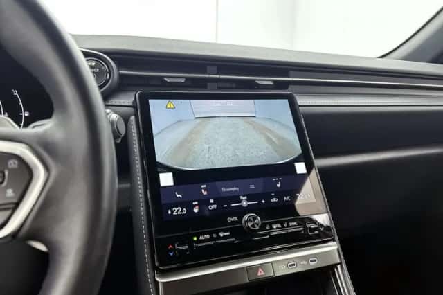 Lexus LBX (2024) thumbnail 10