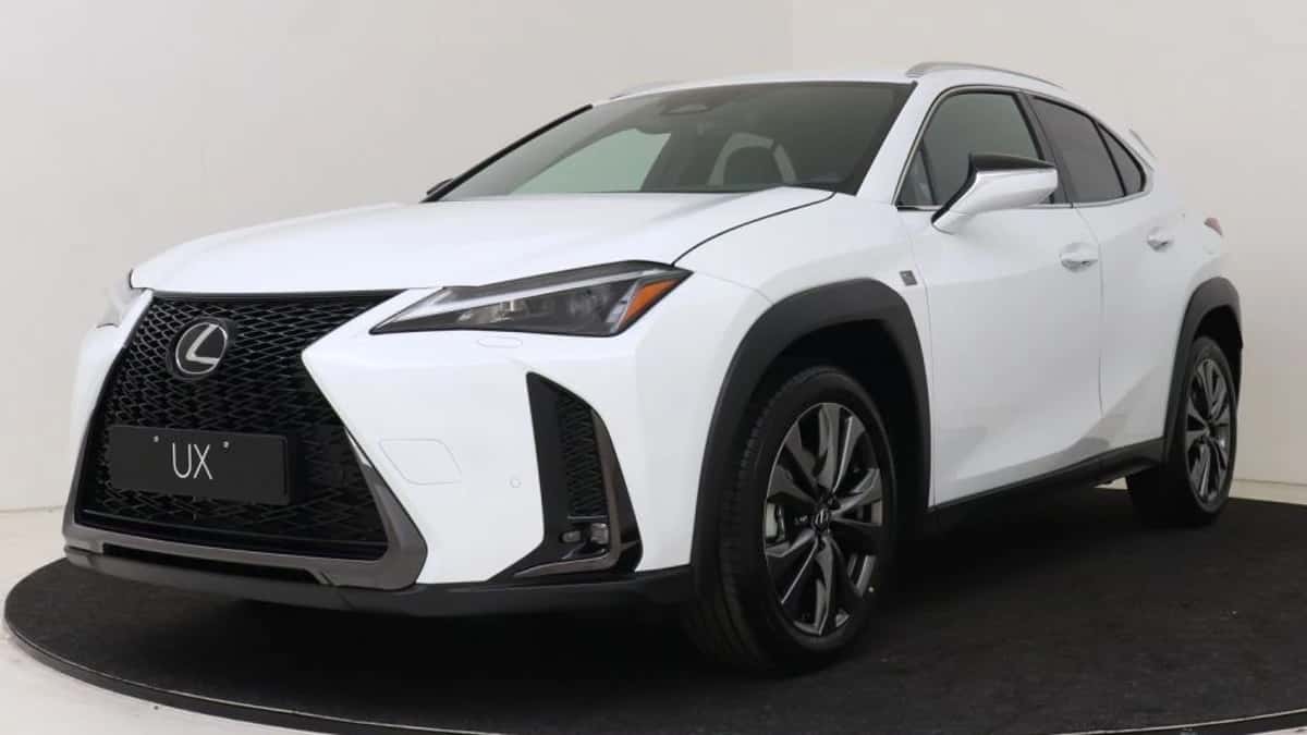 Lexus UX (2025) — foto 1