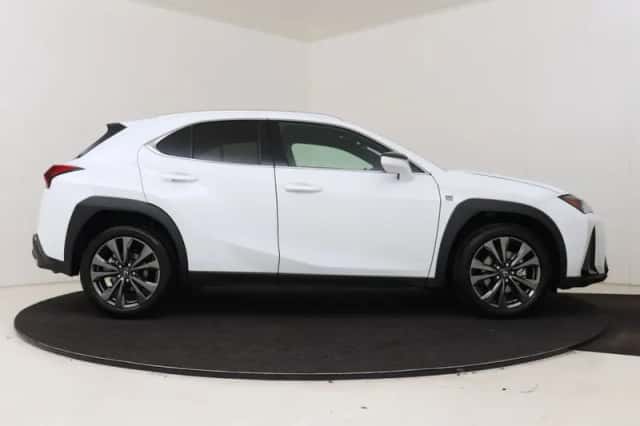 Lexus UX (2025) thumbnail 14
