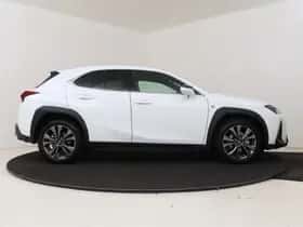 Lexus UX (2025) thumbnail 14