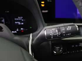 Lexus UX (2025) thumbnail 19