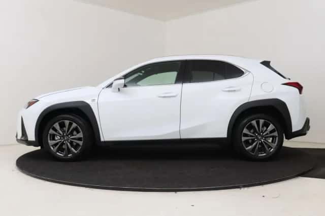 Lexus UX (2025) thumbnail 3