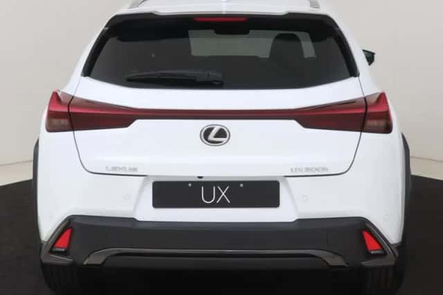 Lexus UX (2025) thumbnail 25