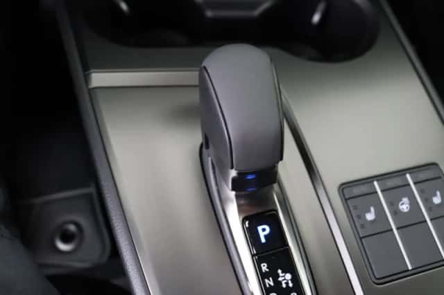 Lexus UX (2025) thumbnail 27