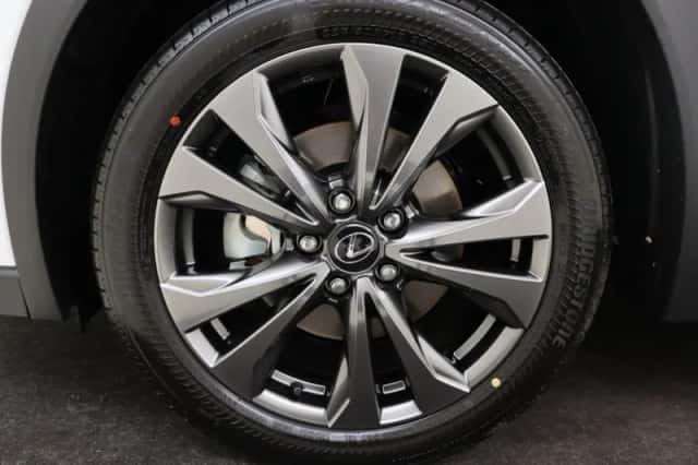Lexus UX (2025) thumbnail 6