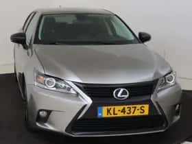 Lexus CT (2016) thumbnail 24