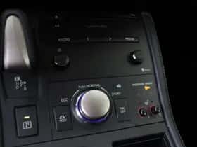 Lexus CT (2016) thumbnail 26