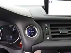 Lexus CT (2016) thumbnail 31