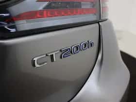 Lexus CT (2016) thumbnail 34