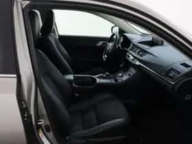 Lexus CT (2016) thumbnail 40