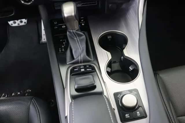 Lexus RX (2019) thumbnail 11