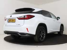 Lexus RX (2017) thumbnail 2
