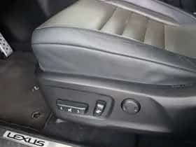 Lexus RX (2017) thumbnail 13