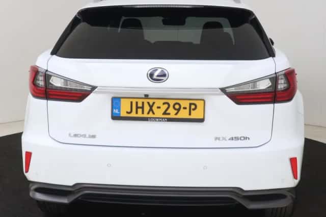 Lexus RX (2017) thumbnail 25