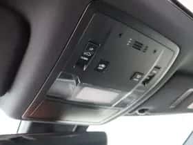 Lexus RX (2017) thumbnail 35