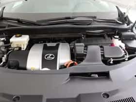 Lexus RX (2017) thumbnail 9